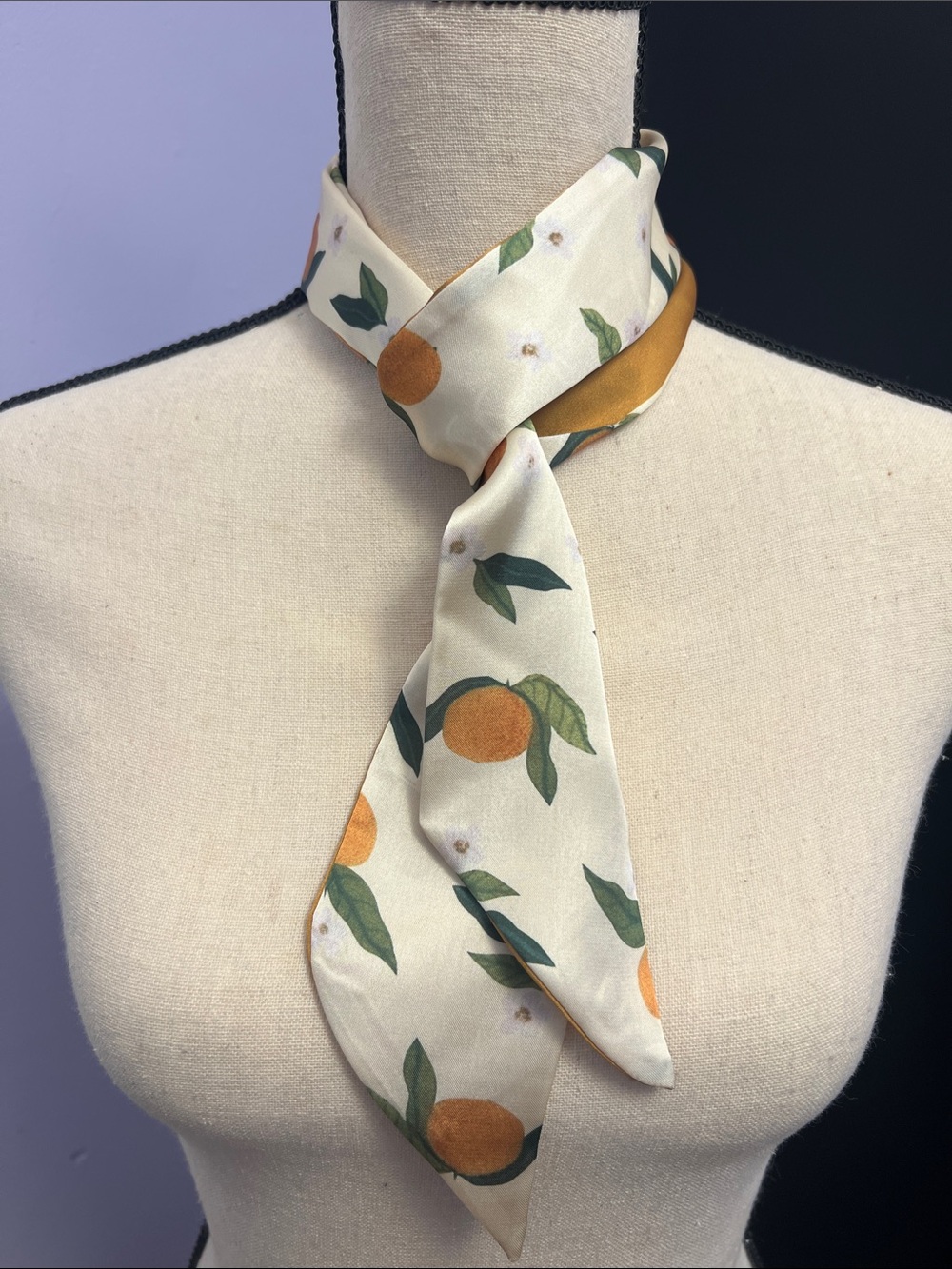 Vintage Style Persimmons Print Neck Scarf - Cream/Gold